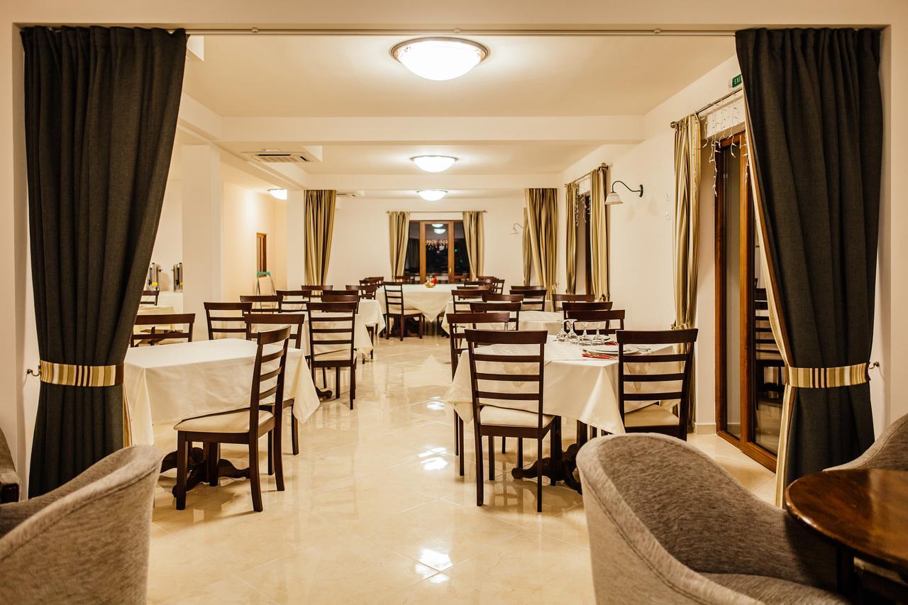 Zana Vaii Hotell Arieşeni Exteriör bild